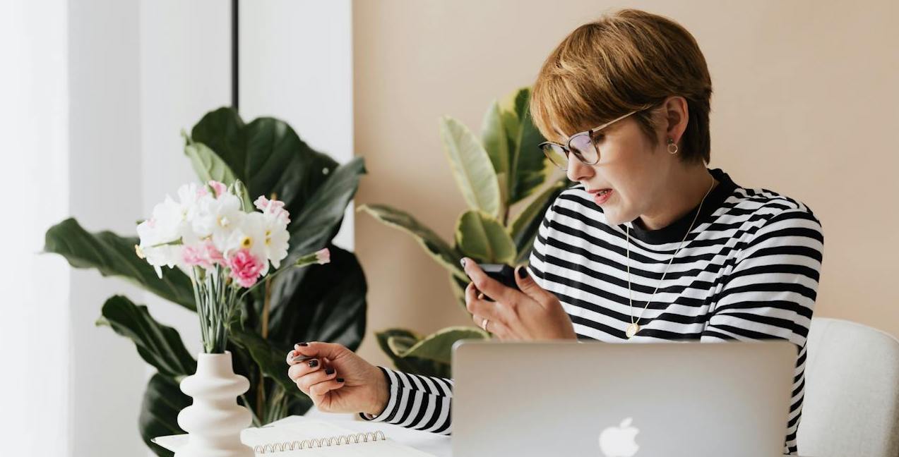 Top 12 Proven Tactics for Selling Content in a Free Content World Top 12 Proven Tactics for Selling Content in a Free Content World